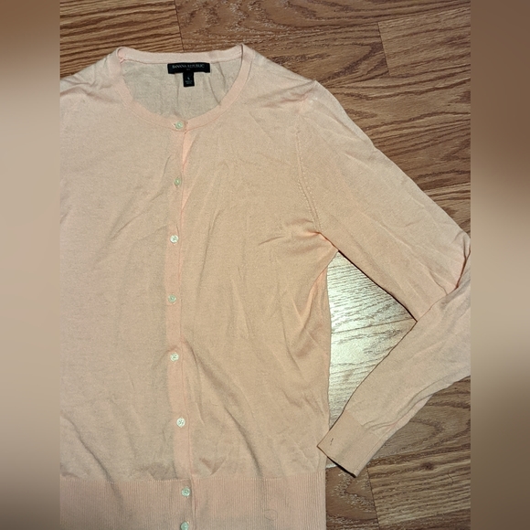 Banana Republic Cardigan - Picture 3 of 3